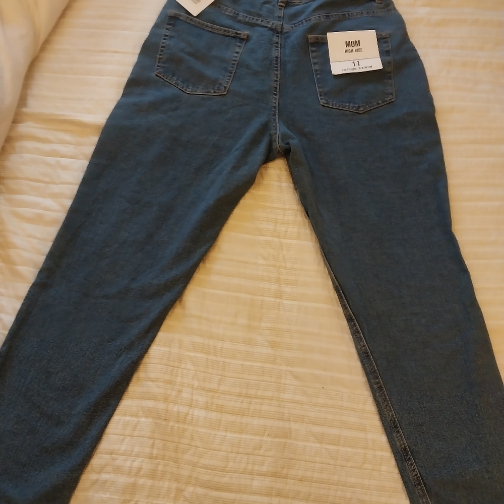 Mom Jeans with Rips - Picture 2 of 3